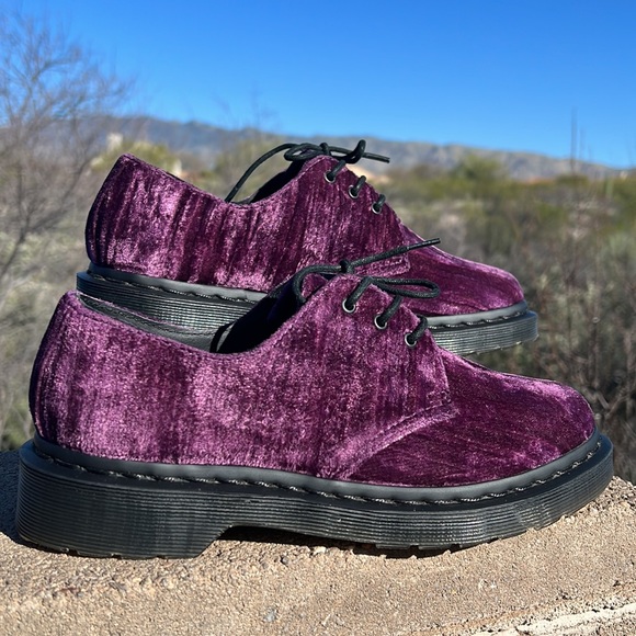💕 Dr. Martens Purple Shimmer 14482 Crushed Velvet Oxfords 💕 - Picture 9 of 17